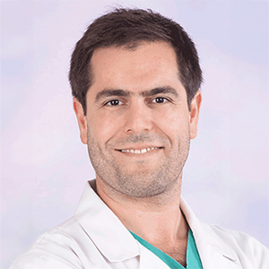 Dr. Álvaro Saavedra